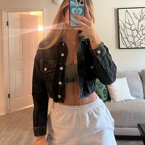 Cropped denim jacket